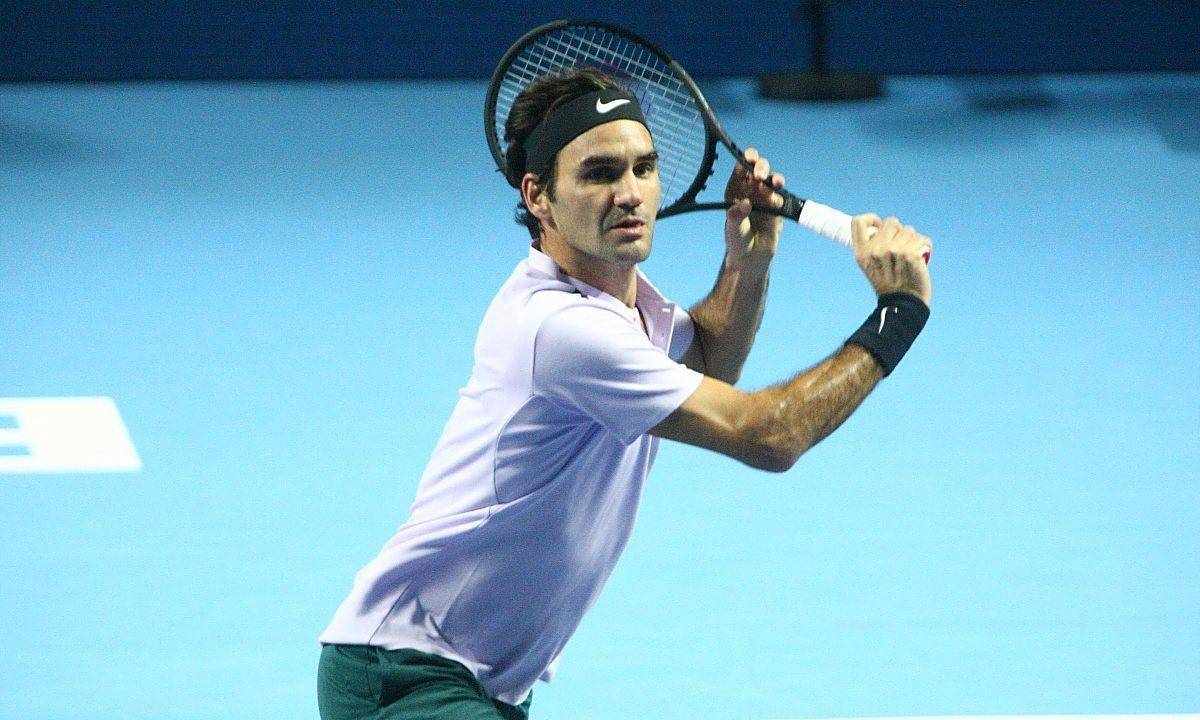 费德勒回归赛场，突破纪录首场状态亮眼，切尔西观众沸腾！的简单介绍